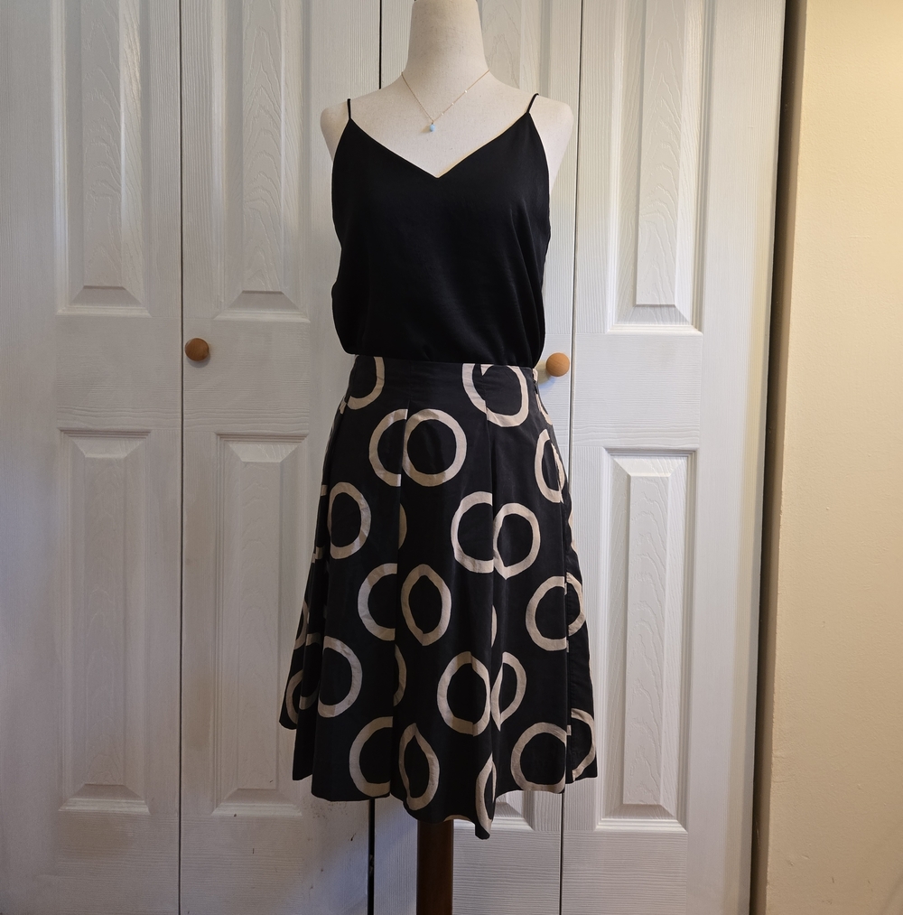 BR Pleated Black Skirt with Circle Print